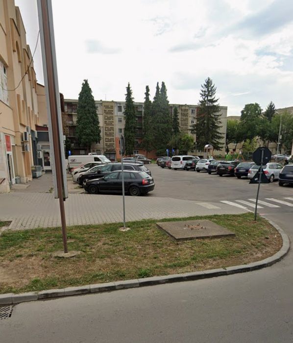 Vand Apartament central 2cam parter