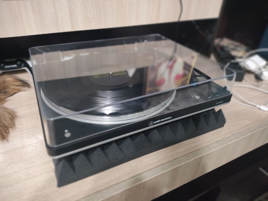 Проигрыватель Audio-Technica AT-LP70XBT