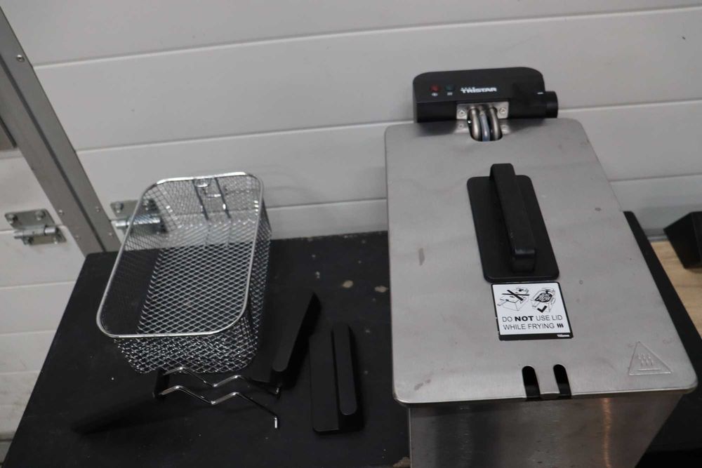 Фритюрник Tristar, 3л, 2000W, Cool Zone, неръждаема стомана, FR-9325