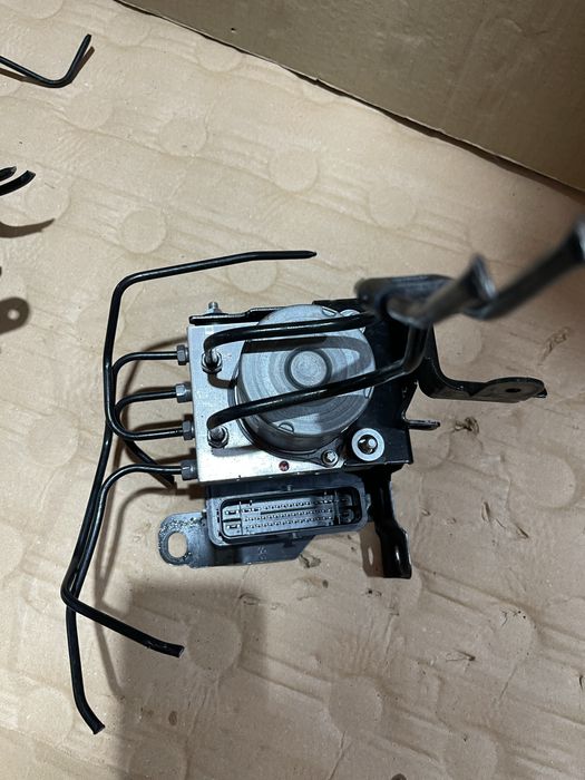 Pompa abs Peugeot 5008 3008 citroen DS7 1.5 hdi 1.6b 2017-2024