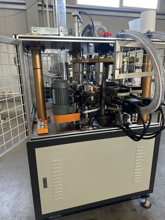 MB-C 12 Linie productie pahare carton 7oz  folosita foarte putin