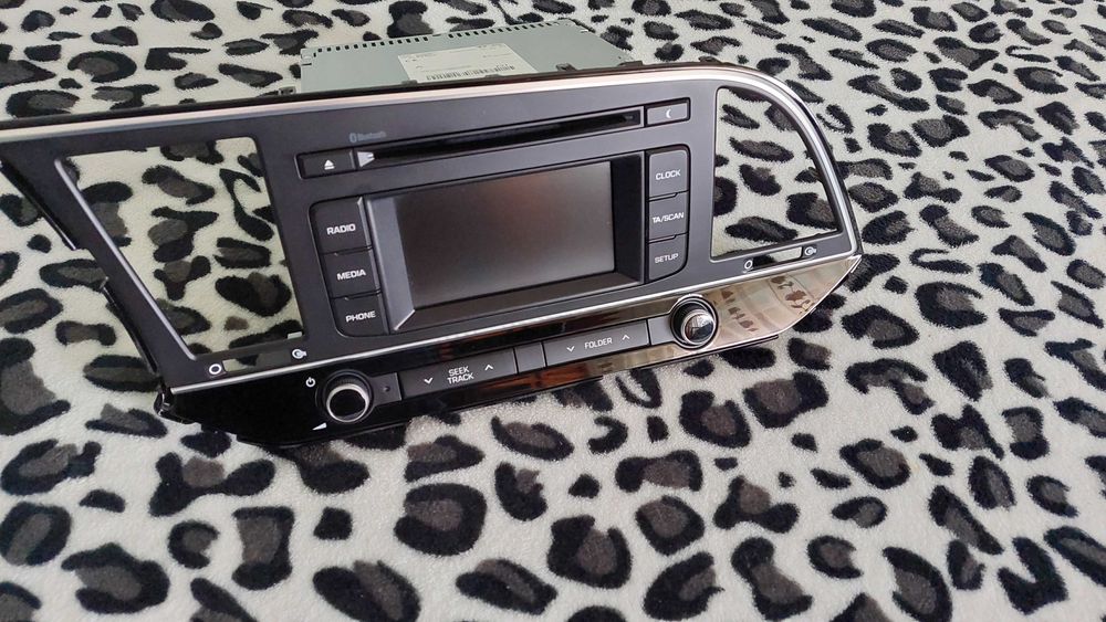 Hyundai elantra VI din Anul  2015 - 2018   Vand   Media  de 6,5 ingh