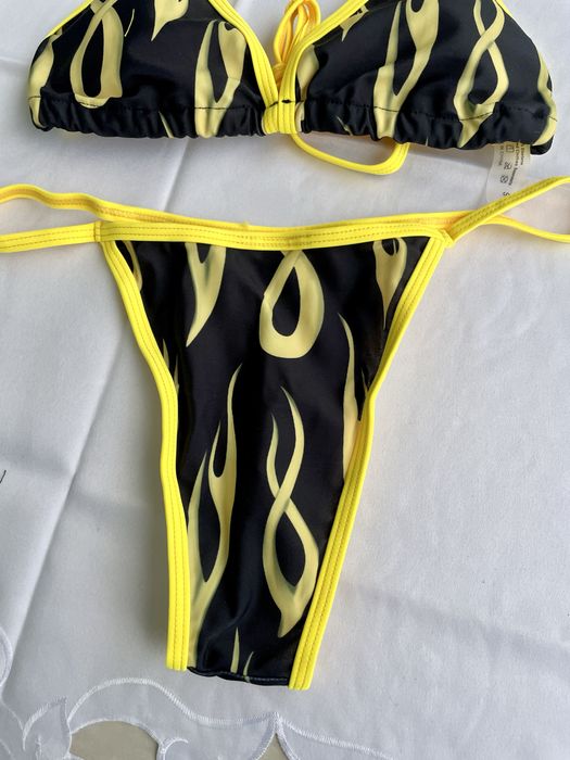 Bikini set alb galben flacara Marime S