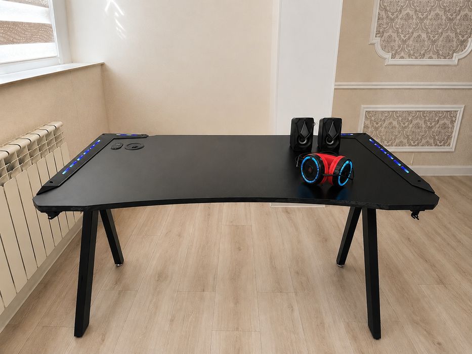 Стол игровой с LED подсветкой