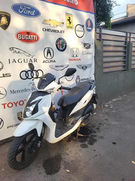 Vand scuter Sym Symphony Sr 50cm³ pentru piese