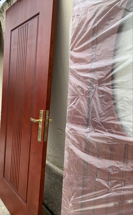 Двери деревянные