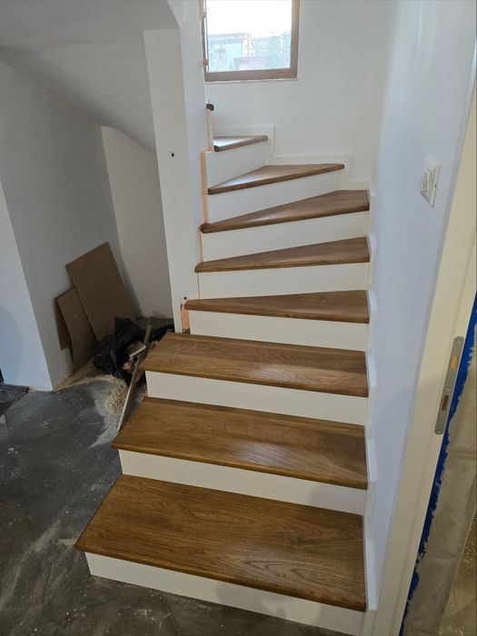 Scari/Balustrade Producator/LEMN MASIV