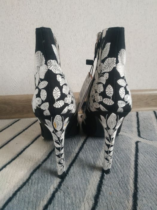 Продам обувь  Zara