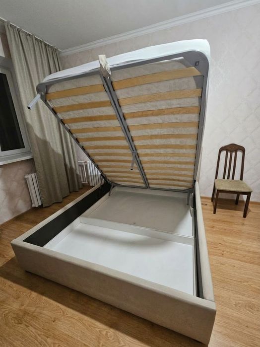 Кровать двуспальная