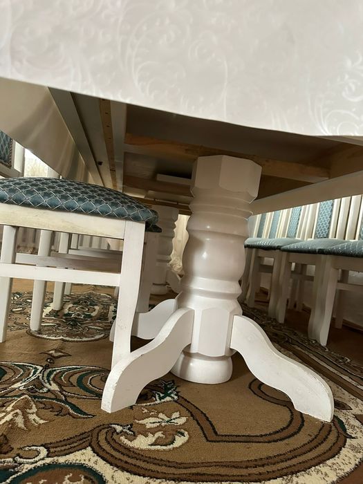 Продам     стол       стулья