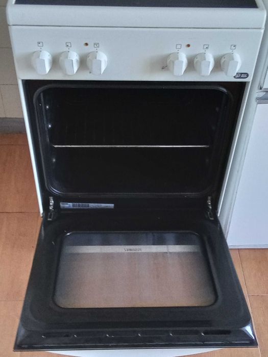 готварска печка ZANUSSI ZCV-55001WA