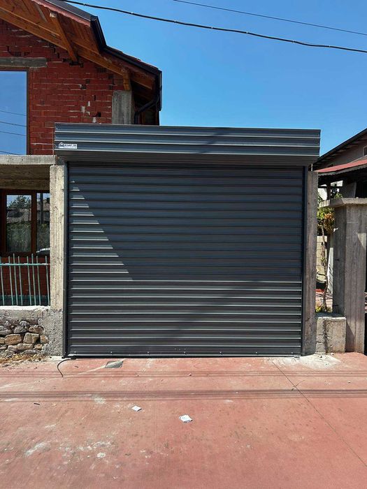 Гаражни, ролетни и охранителни врати