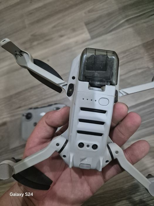 Drona dji mini 2 SE.