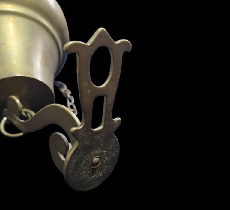 Бронзова Камбана За Врата