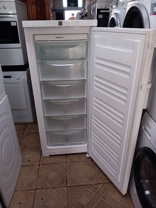 Последен модел голям фризер Liebherr с 2 год. Гаранция Made in Germany