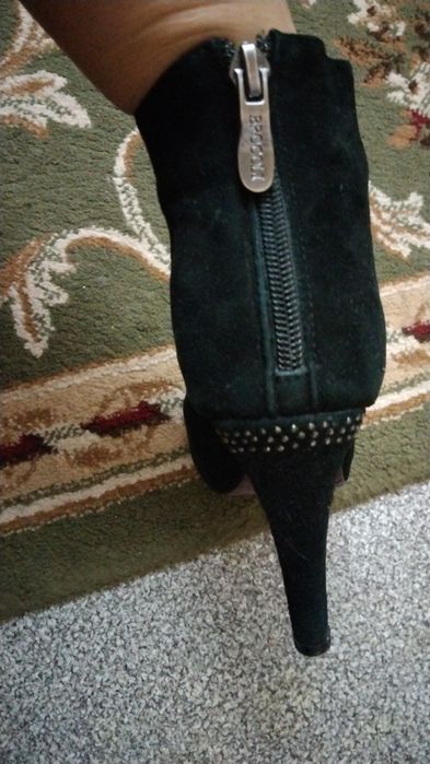 Продам замшевые батильоны