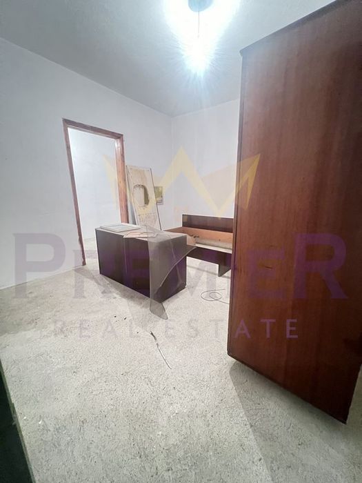 Продава се Къща в с. Партизани, Област Варна - 240 кв.м за 250 €/кв.м - Снимка #4