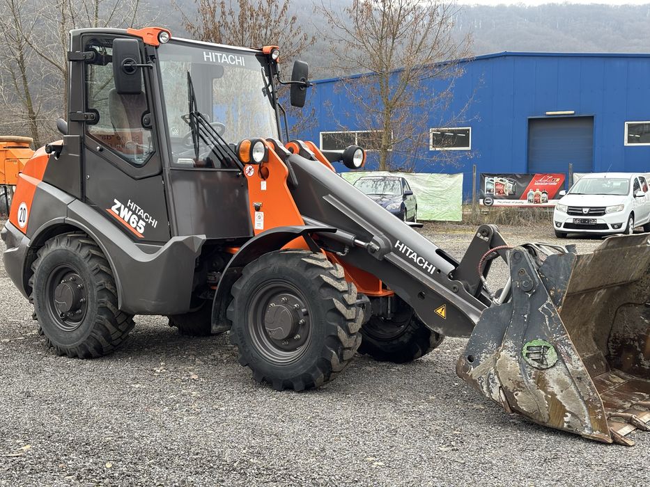 Incarcator frontal Hitachi