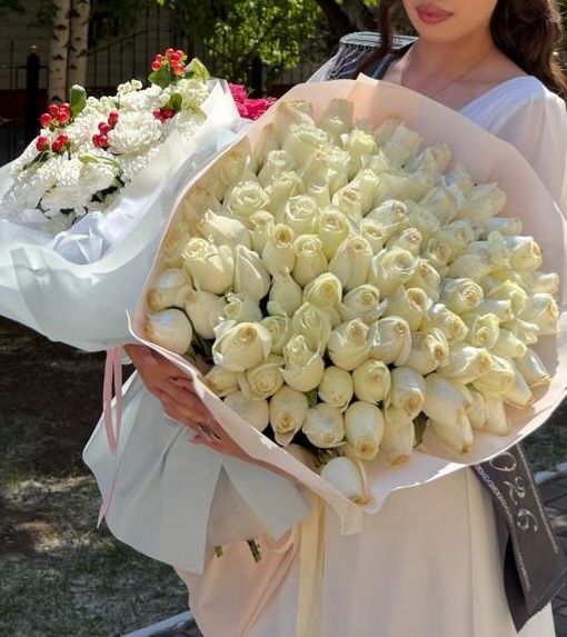 Букет продам второй в подарок 101 роза 60см