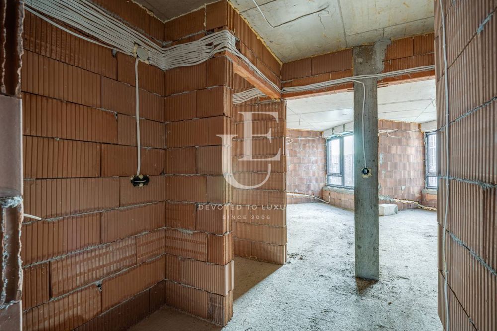 Продава се Тристаен апартамент в София, Витоша - 86 кв.м за 2070 €/кв.м - Снимка #3