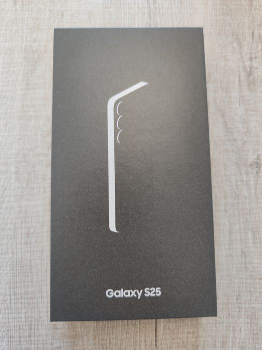 НОВ! Samsung Galaxy S25 5G 256GB Silver / Navy 2г. Гаранция!