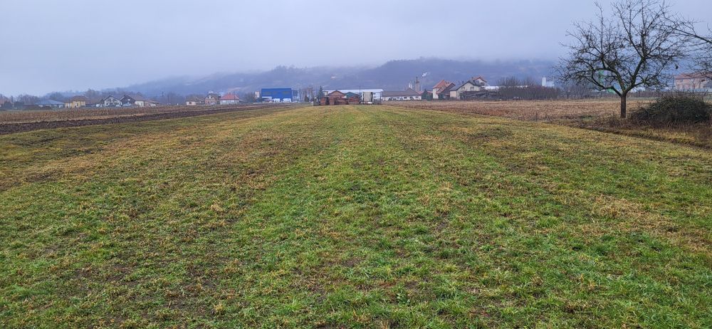 Vând 30 ari teren în Crasna