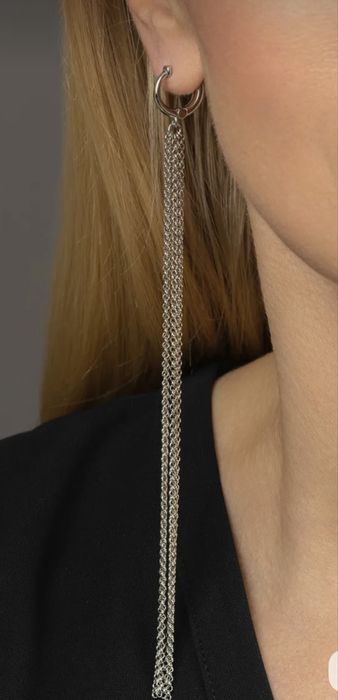 Поодам серебренную моносерьгу