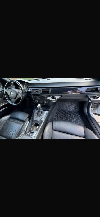 BMW 320i Cabrio (E93) – 2007 – Cutie automată – 157.000 km