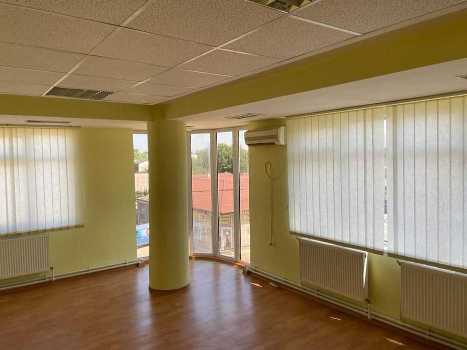 Spatiu comercial / Cladire BIROURI