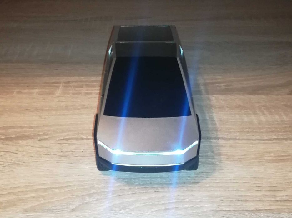 машинка Cybertruck Tesla