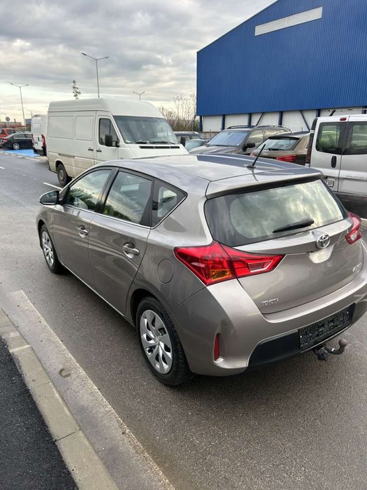 Toyota Auris 1.33 VVT-I 6скорости , подгрев