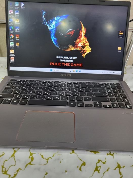 Ноутбук современный Asus Ryzen 3