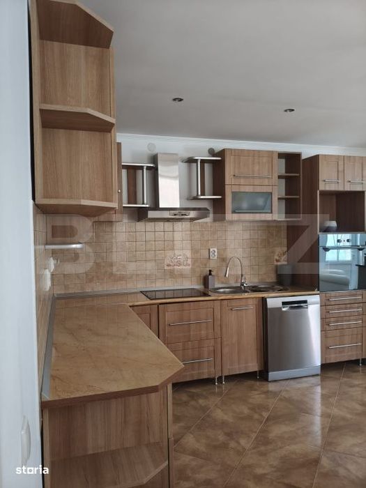 Casa cu 5 camere, suprafata utila 208 mp, loc. Halmeu