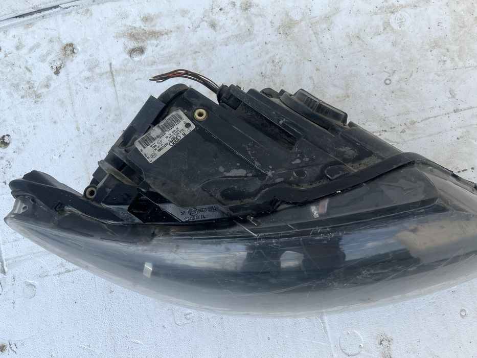 Far dreapta Audi Q7 4L fundal negru 4L0941004C 2005-2009