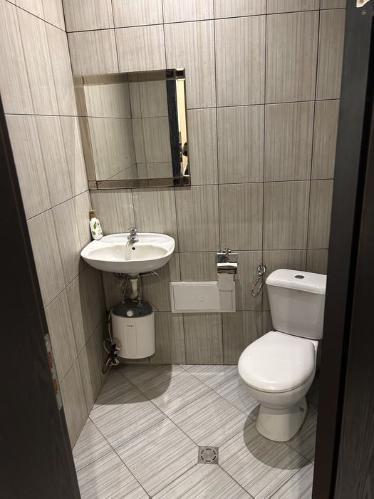 Магазин със склад под наем!