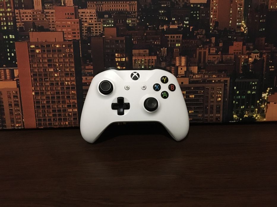 Microsoft Xbox One S 500 GB Controler Alb Cutie Accesorii