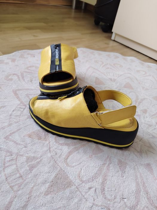 Sandale piele galbene Măr.38