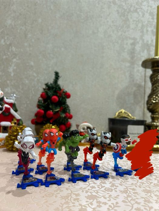 Киндеры   марвел и др