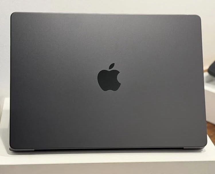 14" Macbook PRO M4  , Procesor M4 PRO  ‼️512 Gb , 24 GB RAM  , NOU