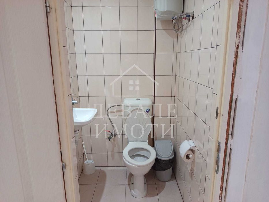 Продава се Промишлена сграда в Русе, Търговия на едро - 525 кв.м за 632 €/кв.м - Снимка #2