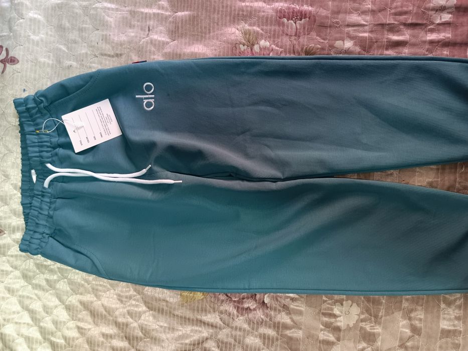 Продам одежду новые и б/у