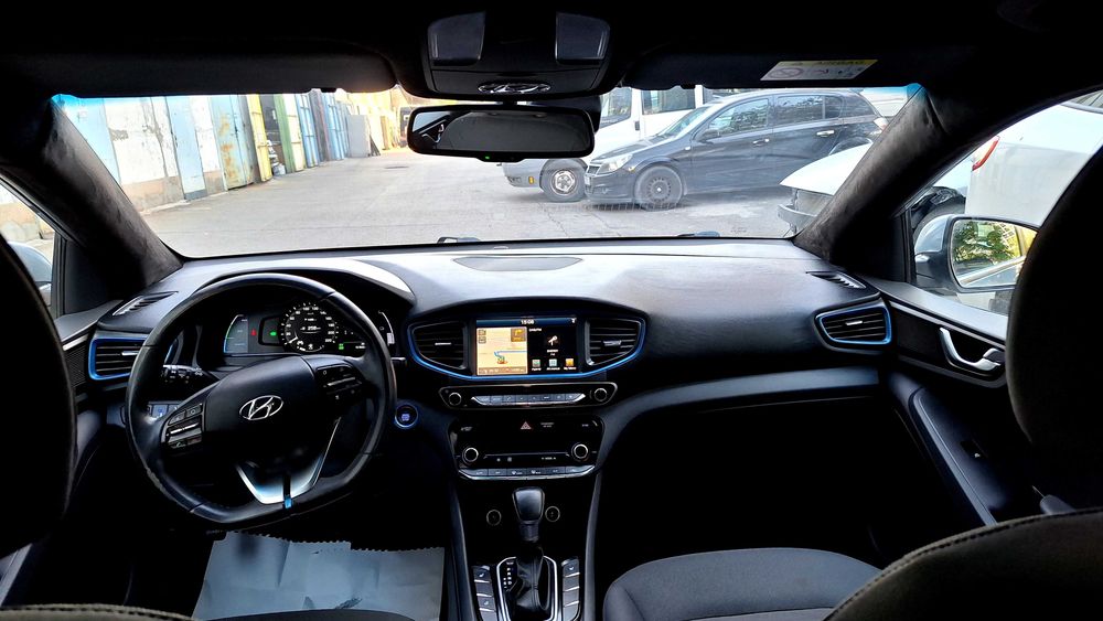 Hyundai ioniq hybrid