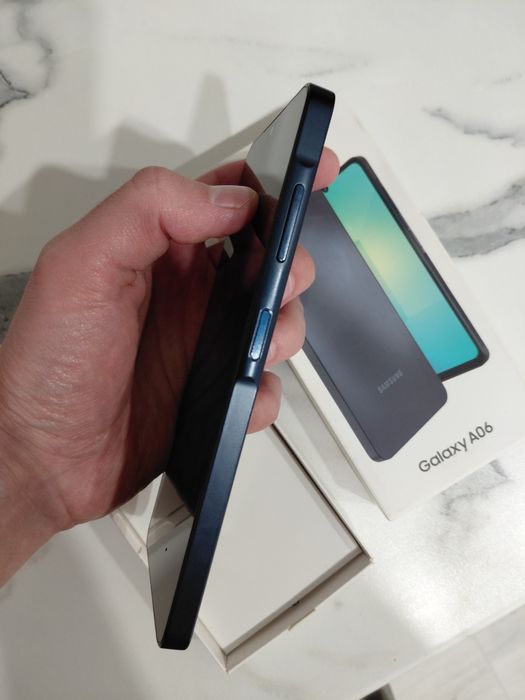 Продам Samsung A06