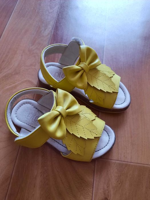 Сандалики десткие в цвете лайма