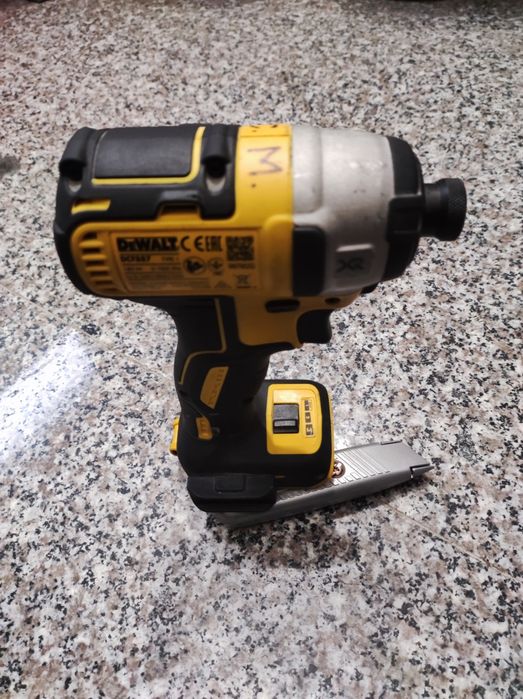 Dewalt inpakt 18v.