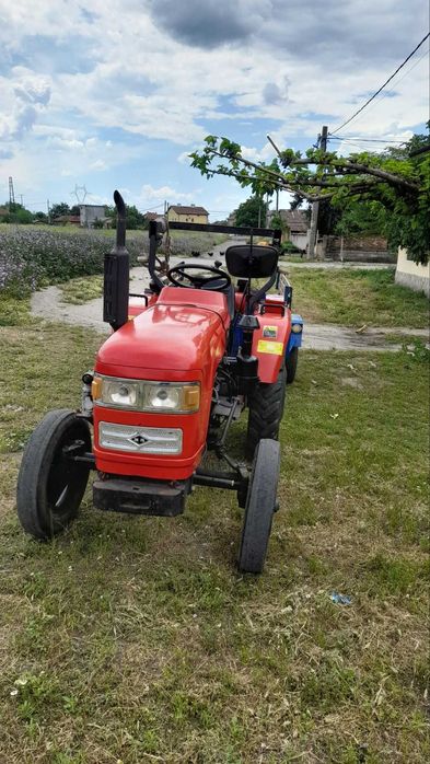 Китайски трактор Уейтцо ТУ-180