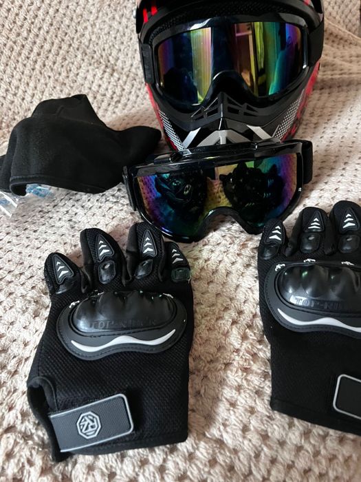 Шлем мотокроссовый