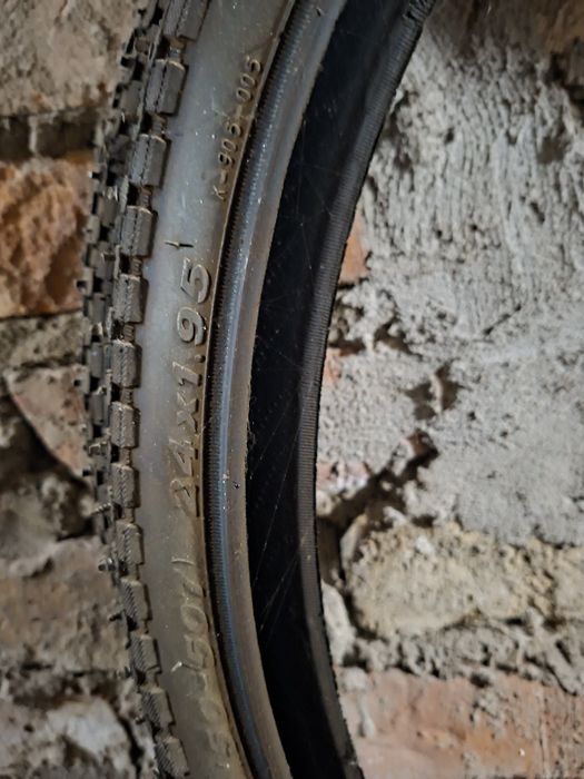 Покрышки зимние 26 , 24