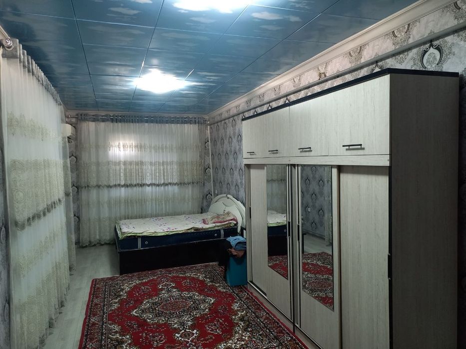 Uy sotiladi. Xamma qulayliklarga ega