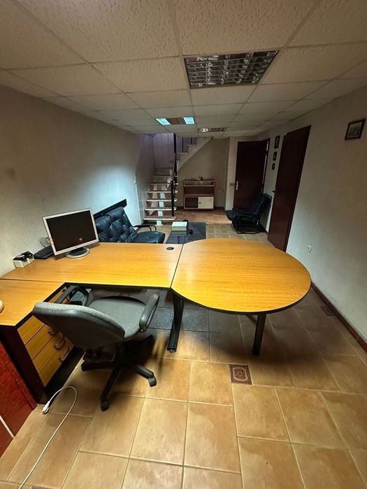 Търговско помещение на ул. Подуево – 2 нива, витрина, готово за бизнес